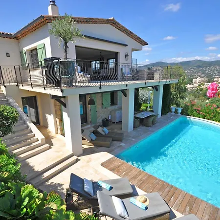 Villa Riviera Living