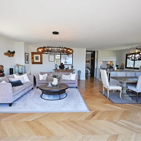 Villa Riviera Living