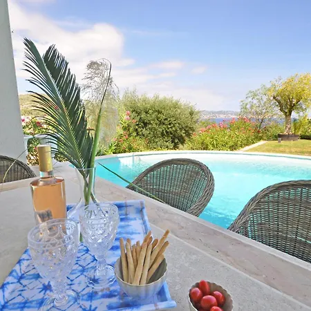 Villa Riviera Living